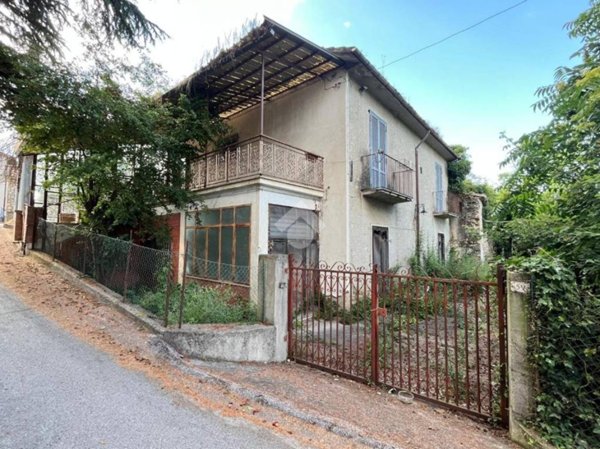 casa indipendente in vendita a Pietradefusi in zona Sant'Elena