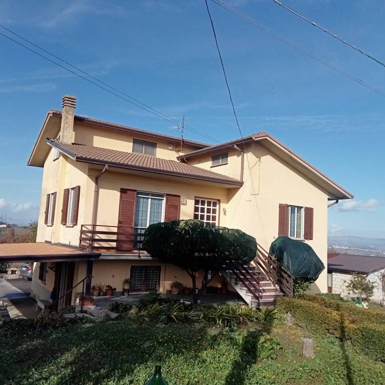 casa indipendente in vendita a Pietradefusi