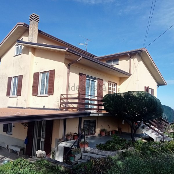 casa indipendente in vendita a Pietradefusi