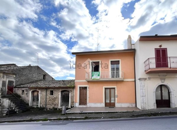casa semindipendente in vendita a Pietradefusi