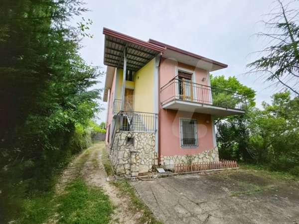 casa indipendente in vendita a Pietradefusi