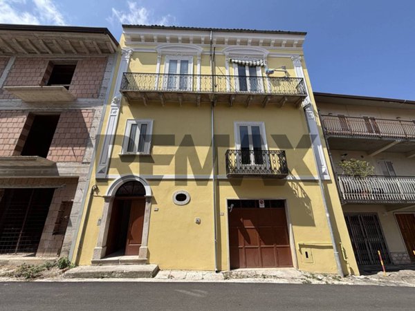 casa indipendente in vendita a Pietradefusi in zona Sant'Elena