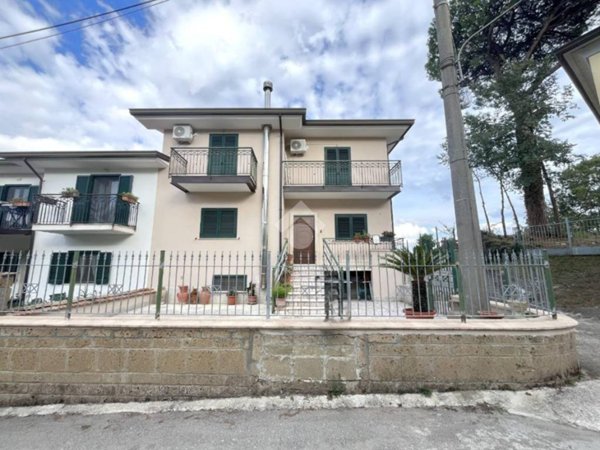 casa indipendente in vendita a Pietradefusi in zona Pappaceci