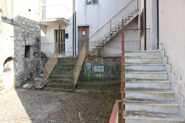 casa indipendente in vendita a Pietrastornina