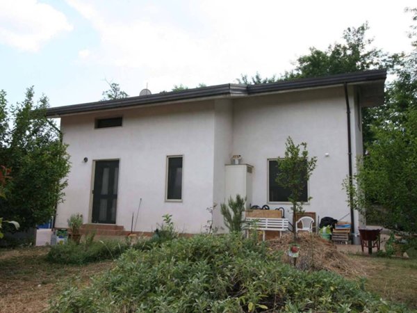 casa indipendente in vendita a Pietrastornina