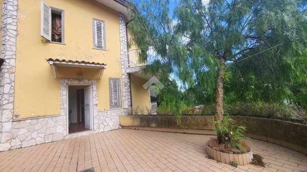 casa indipendente in vendita a Pietrastornina