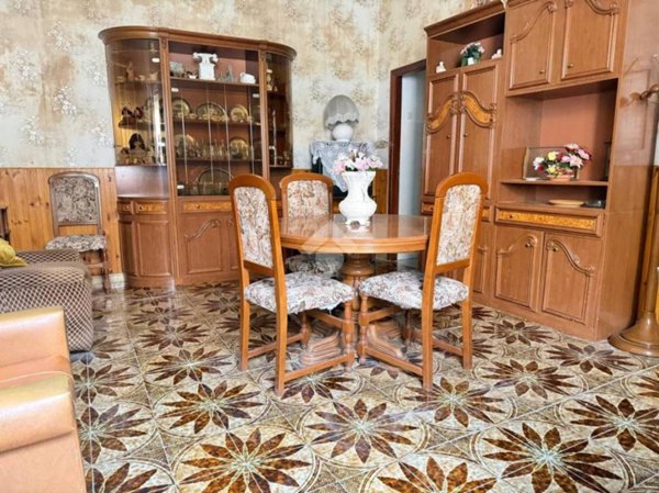 casa indipendente in vendita a Pietrastornina