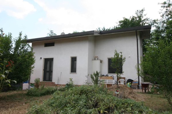 casa indipendente in vendita a Pietrastornina