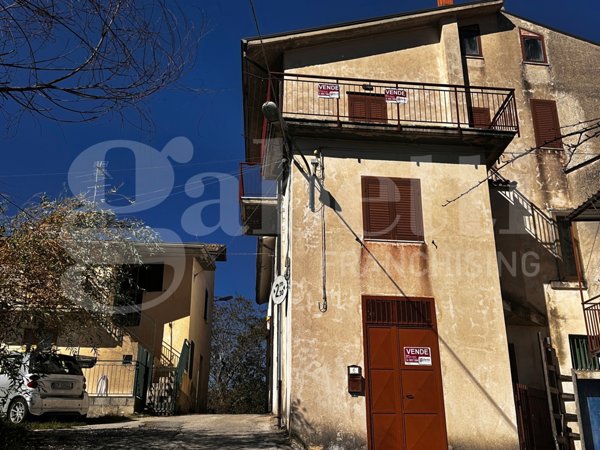 casa indipendente in vendita a Pietrastornina