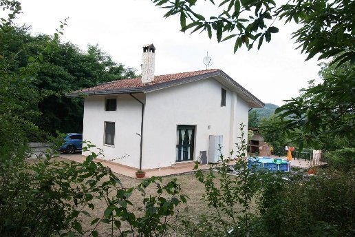 casa indipendente in vendita a Pietrastornina
