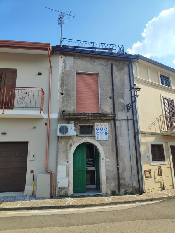 casa indipendente in vendita a Pietrastornina