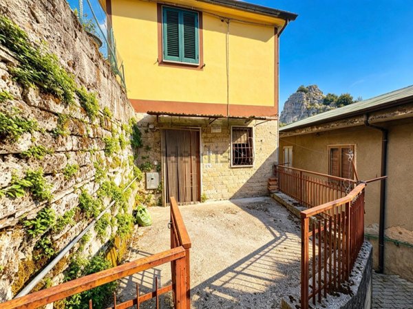 appartamento in vendita a Pietrastornina