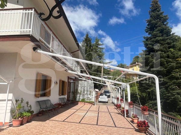 casa indipendente in vendita a Pietrastornina