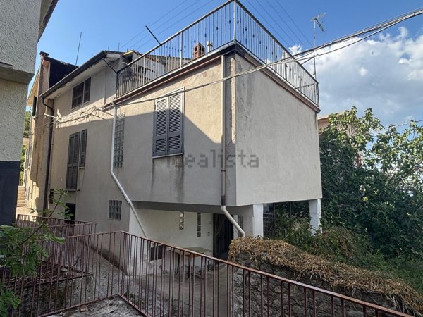 casa indipendente in vendita a Pietrastornina