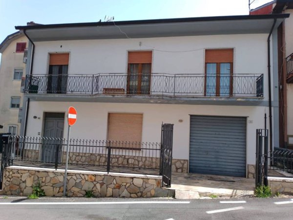 casa indipendente in vendita a Prata di Principato Ultra