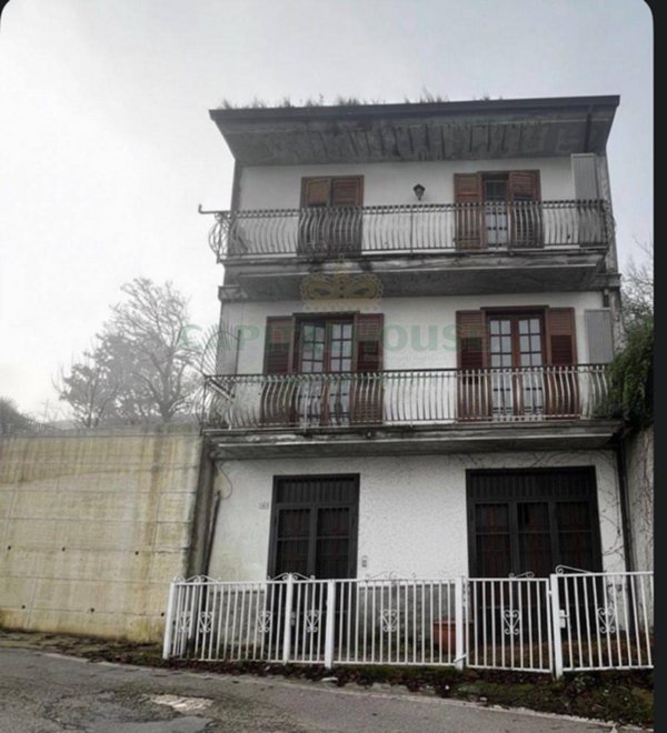 casa indipendente in vendita a Prata di Principato Ultra