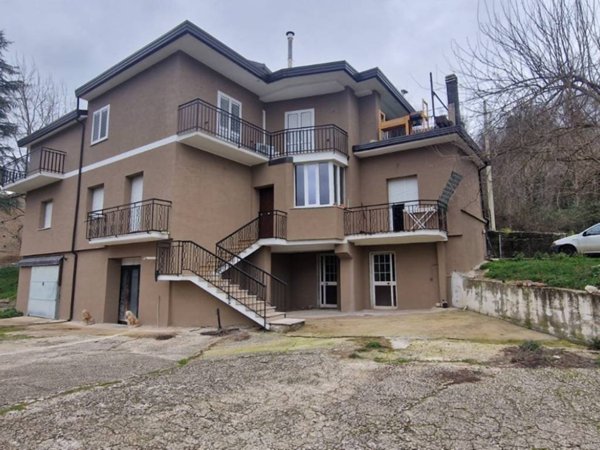 casa indipendente in vendita a Prata di Principato Ultra