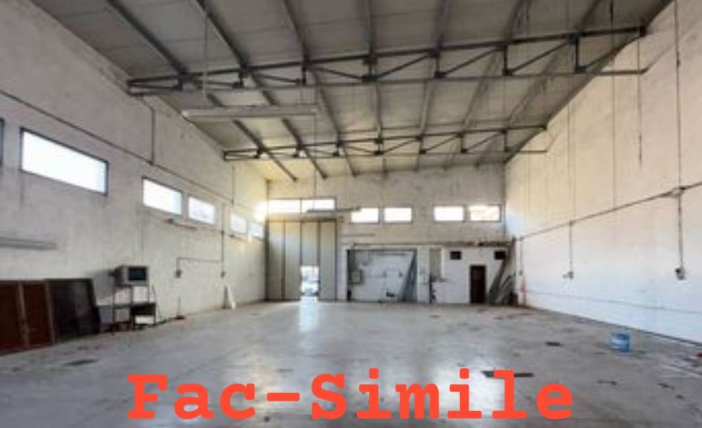 locale commerciale in vendita a Prata di Principato Ultra