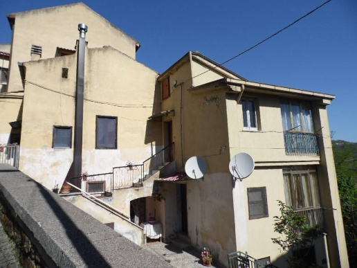 casa indipendente in vendita a Prata di Principato Ultra in zona Tavernanova