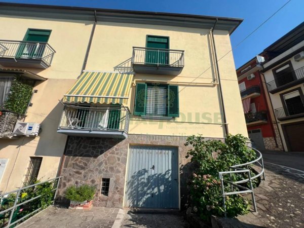 casa indipendente in vendita a Prata di Principato Ultra