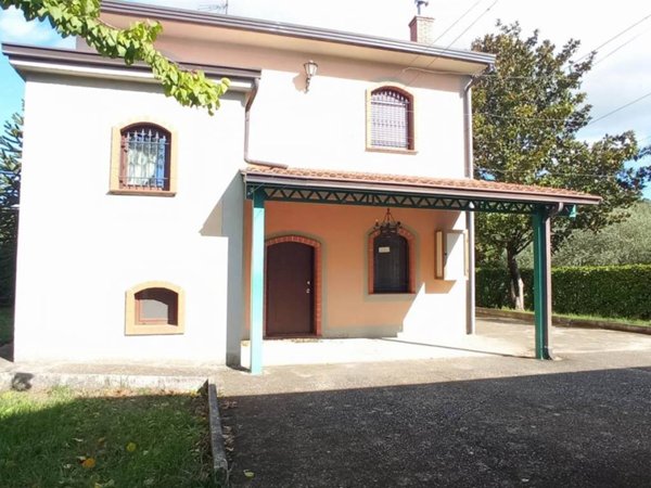 casa indipendente in vendita a Prata di Principato Ultra