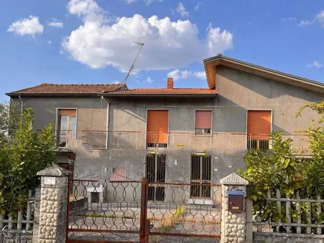 casa indipendente in vendita a Pratola Serra