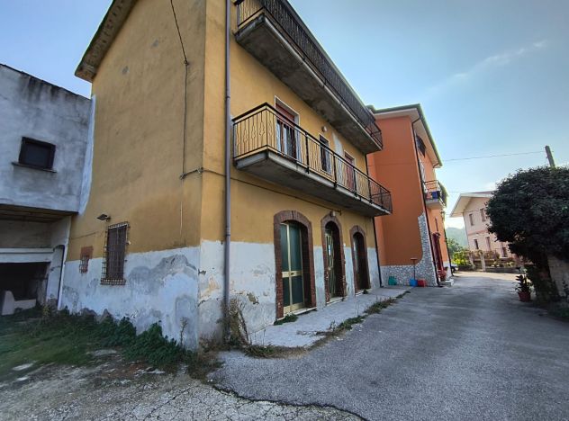 quadrivano in vendita a Pratola Serra in zona Serra di Pratola