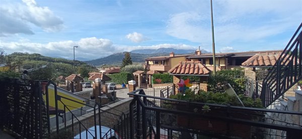 casa indipendente in vendita a Pratola Serra