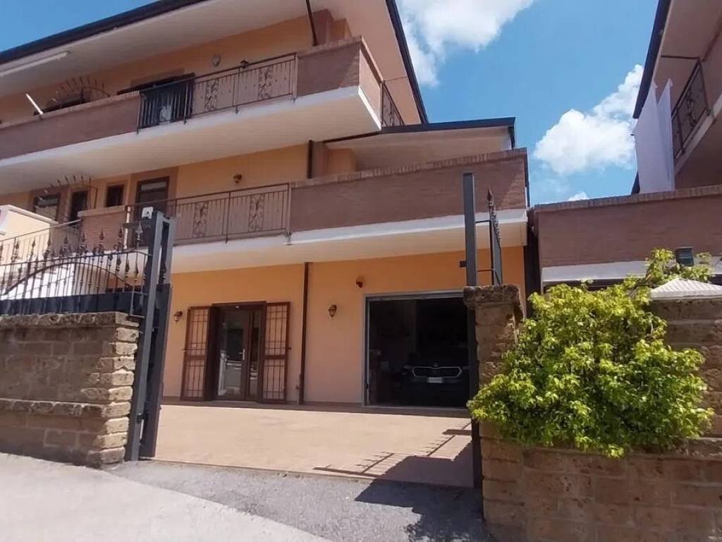 casa indipendente in vendita a Pratola Serra