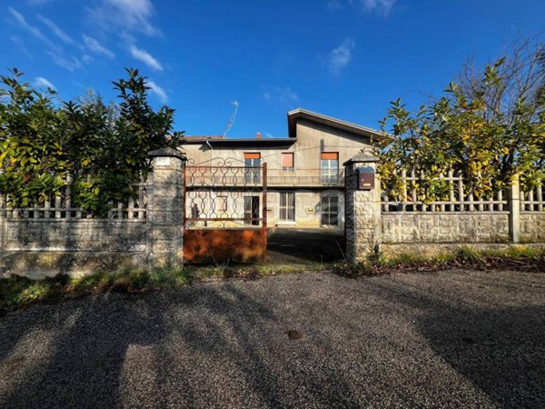 casa indipendente in vendita a Pratola Serra