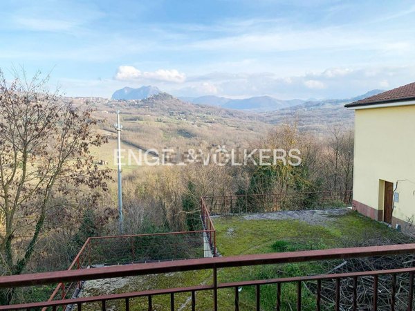 appartamento in vendita a Pratola Serra in zona Serra di Pratola