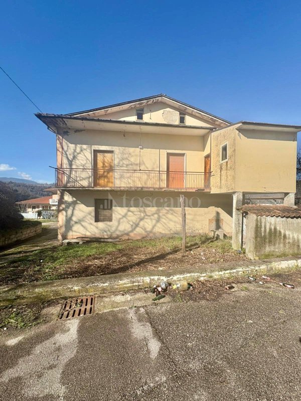 casa semindipendente in vendita a Pratola Serra