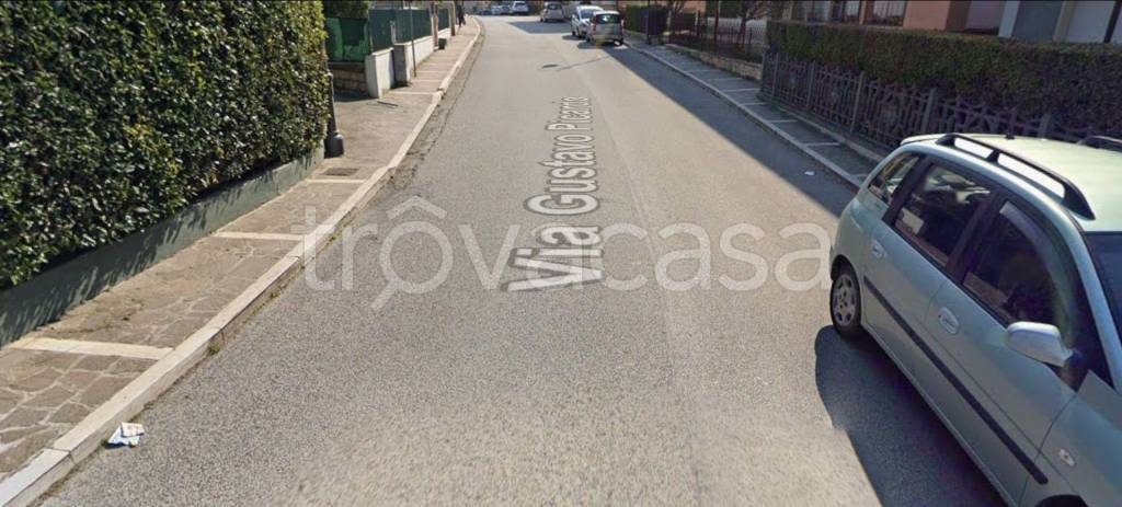 locale commerciale in vendita a Pratola Serra