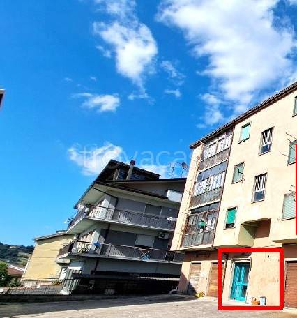 locale commerciale in vendita a Pratola Serra