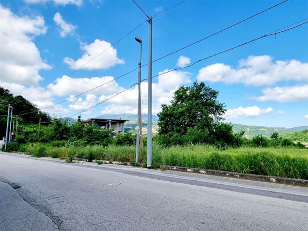 terreno edificabile in vendita a Pratola Serra