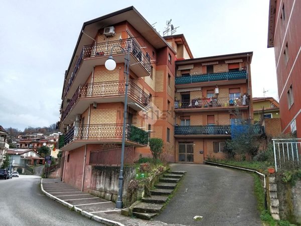 appartamento in vendita a Pratola Serra in zona Serra di Pratola
