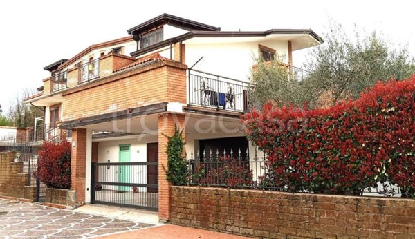 casa indipendente in vendita a Pratola Serra