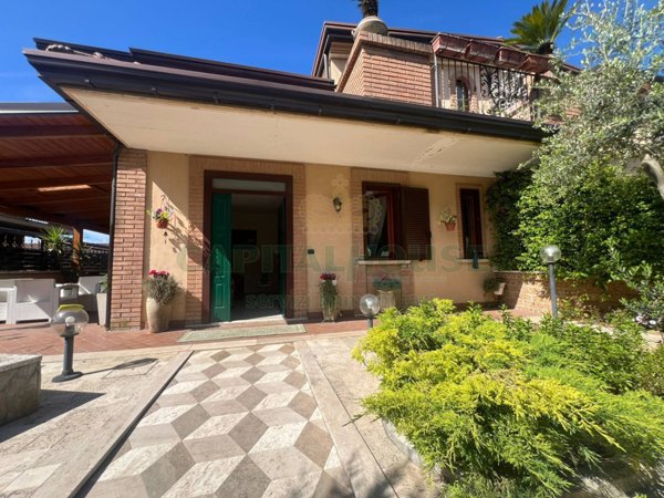 casa indipendente in vendita a Pratola Serra