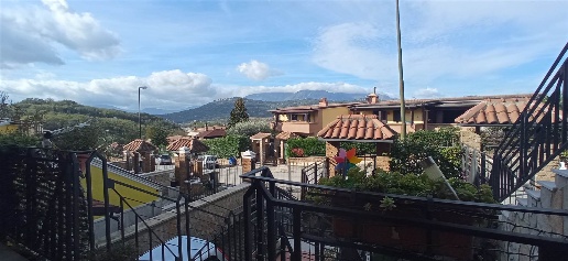 casa indipendente in vendita a Pratola Serra in zona Serra di Pratola