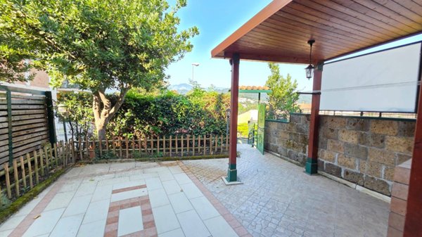 casa semindipendente in vendita a Pratola Serra in zona Serra di Pratola