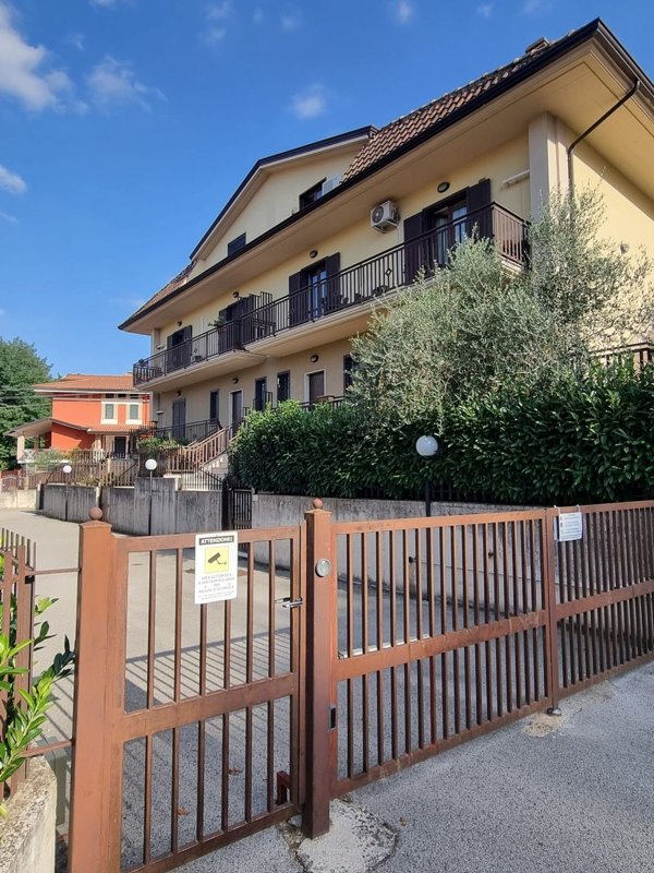 appartamento in vendita a Pratola Serra in zona Serra di Pratola