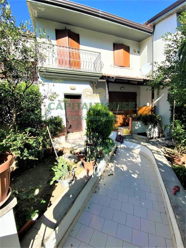 casa indipendente in vendita a Quadrelle