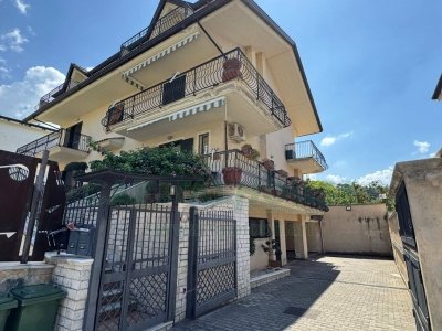 casa indipendente in vendita a Quadrelle