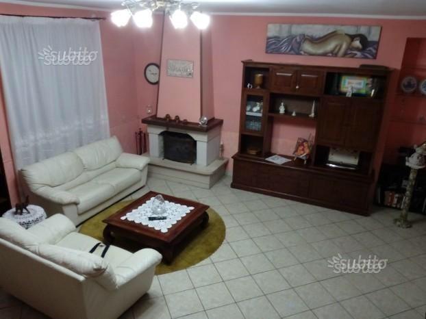 casa indipendente in vendita a Quadrelle