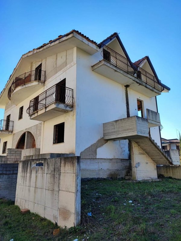 casa indipendente in vendita a Quadrelle