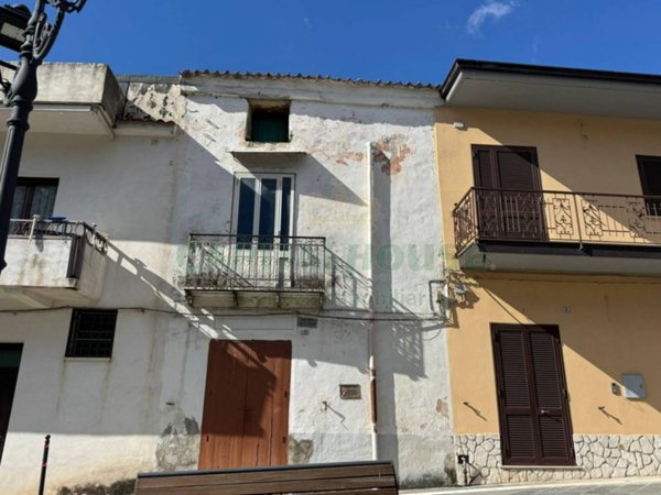 casa indipendente in vendita a Quadrelle