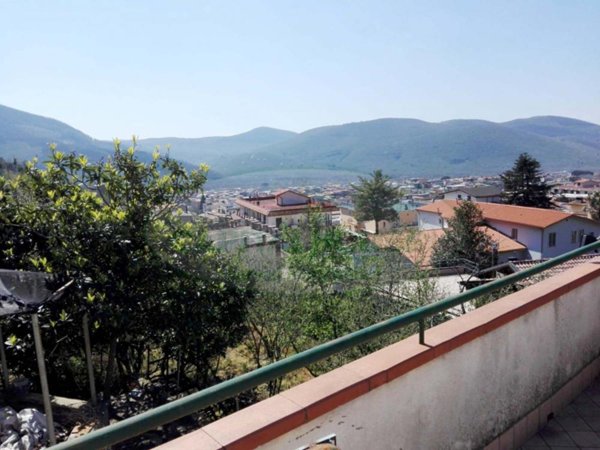 casa indipendente in vendita a Quadrelle