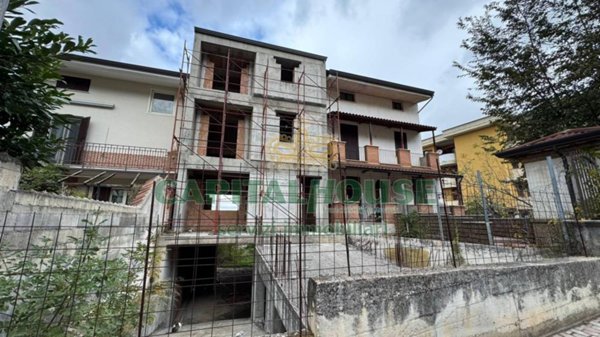 casa indipendente in vendita a Quadrelle