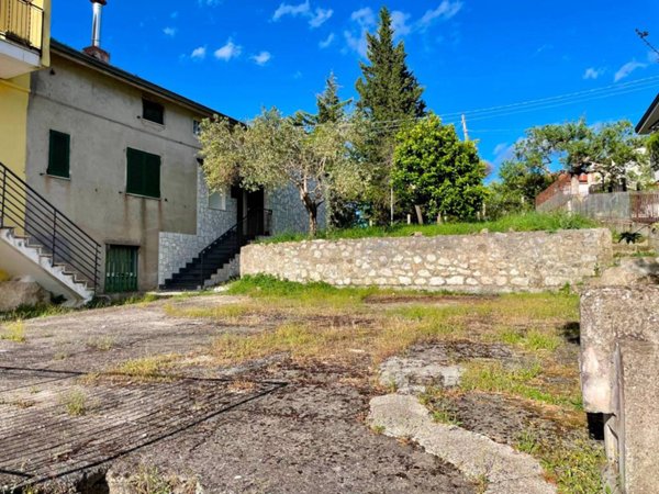 casa indipendente in vendita a Roccabascerana