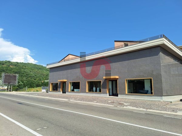 intera palazzina in vendita a Roccabascerana in zona Tufara